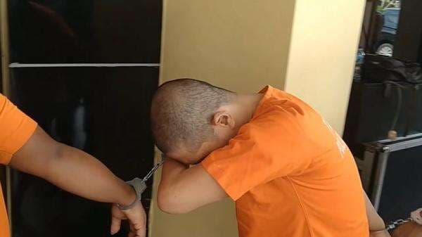 Lurah di Bengkulu Ditangkap saat Asyik Nyabu, Pernah Dipenjara Kasus yang Sama Lurah di Bengkulu Ditangkap saat Asyik Nyabu, Pernah Dipenjara Kasus yang Sama