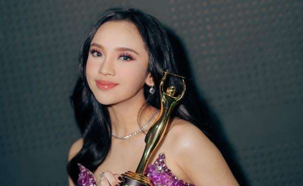 Biodata dan Agama Lyodra, yang Kini Jadi Pacar Randy Martin Biodata dan Agama Lyodra, yang Kini Jadi Pacar Randy Martin