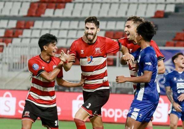 Hasil Liga 1: Madura United Tinggalkan Zona Merah usai Menang Dramatis atas PSIS Semarang Hasil Liga 1: Madura United Tinggalkan Zona Merah usai Menang Dramatis atas PSIS Semarang