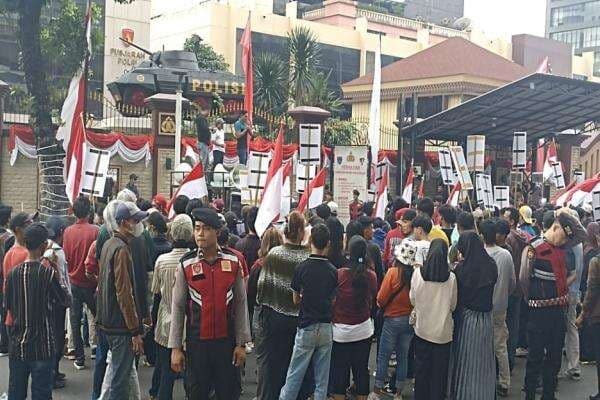 Mahasiswa Maluku Utara Beraksi di Mabes Polri dan Kejagung, Ini Tuntutannya Mahasiswa Maluku Utara Beraksi di Mabes Polri dan Kejagung, Ini Tuntutannya