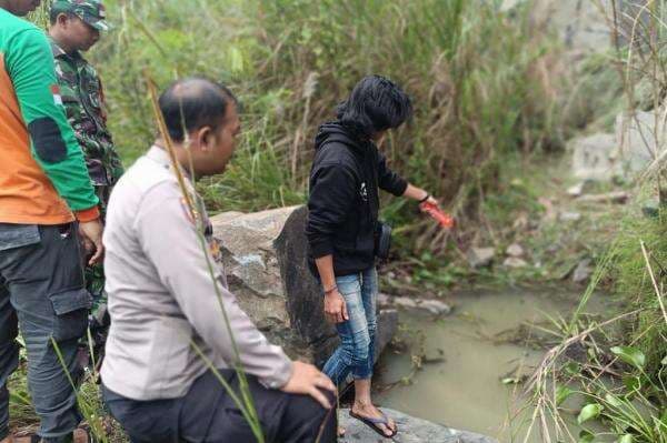 Mahasiswi Tewas Tertimpa Batu saat Hendak Panjat Tebing di Gunung Putri Bogor Mahasiswi Tewas Tertimpa Batu saat Hendak Panjat Tebing di Gunung Putri Bogor