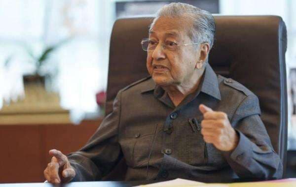 Mahathir Sempat Bersepeda Sebelum Dilarikan ke RS Institut Jantung Nasional Mahathir Sempat Bersepeda Sebelum Dilarikan ke RS Institut Jantung Nasional