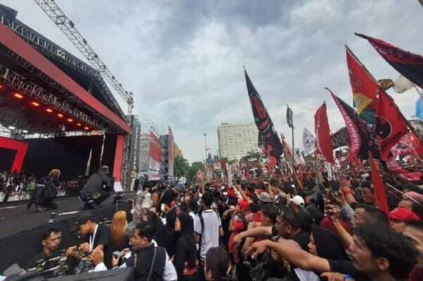 Mahfud MD Pimpin Doa Hajatan Rakyat Simpanglima Semarang