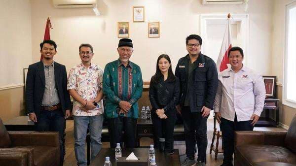 Mahyeldi-Vasco Menang Telak di Pilgub Sumbar, DPP Partai Perindo: Perlu Gerak Cepat agar Sumbar Semakin Maju! Mahyeldi-Vasco Menang Telak di Pilgub Sumbar, DPP Partai Perindo: Perlu Gerak Cepat agar Sumbar Semakin Maju!