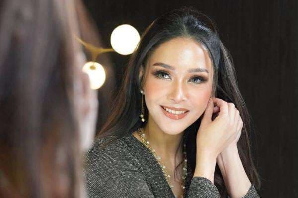 Maia Estianty Tak Goyah Disindir Ahmad Dhani, Tegaskan Hidupnya Bahagia Maia Estianty Tak Goyah Disindir Ahmad Dhani, Tegaskan Hidupnya Bahagia