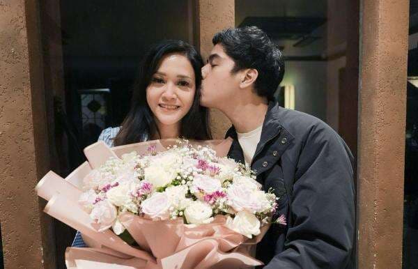 Balasan Haru Al Ghazali untuk Maia Estianty: Bunda Akan Selalu Jadi Cinta Pertamaku Balasan Haru Al Ghazali untuk Maia Estianty: Bunda Akan Selalu Jadi Cinta Pertamaku