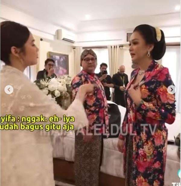 Maia Estianty Pakai Perhiasan Mirip Putri Diana di Pernikahan Al Ghazali, Netizen Syok Harganya Tembus Puluhan Miliar Maia Estianty Pakai Perhiasan Mirip Putri Diana di Pernikahan Al Ghazali, Netizen Syok Harganya Tembus Puluhan Miliar