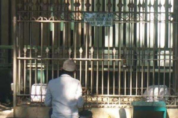 Karomah Mbah Bolong, Buat Lubang di Masjid Sunan Ampel Tembus Kakbah Karomah Mbah Bolong, Buat Lubang di Masjid Sunan Ampel Tembus Kakbah