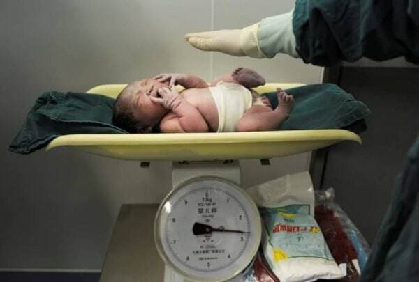 Makin Sedikit Perempuan Hamil, Mayoritas RS di China Tutup Layanan Persalinan Bayi