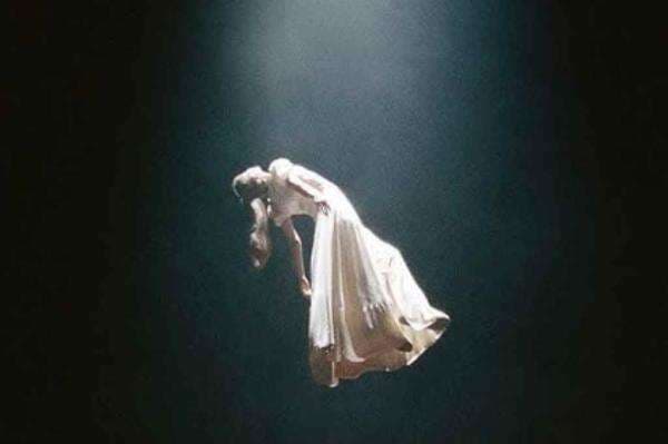 Makna Lagu Hampstead Ariana Grande Beserta Terjemahannya Makna Lagu Hampstead Ariana Grande Beserta Terjemahannya