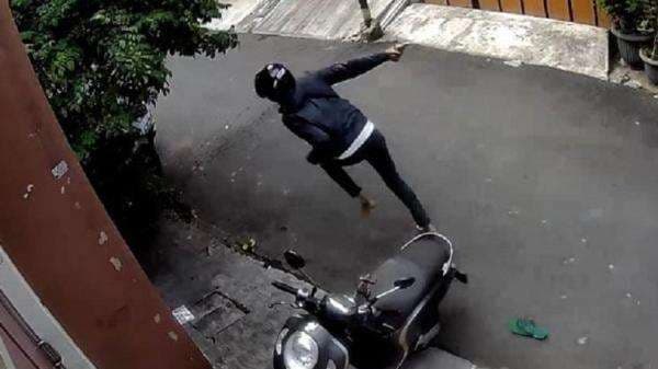 5 Fakta Maling Motor Tembak Polisi di Cengkareng, Berakhir Kena Timah Panas 5 Fakta Maling Motor Tembak Polisi di Cengkareng, Berakhir Kena Timah Panas