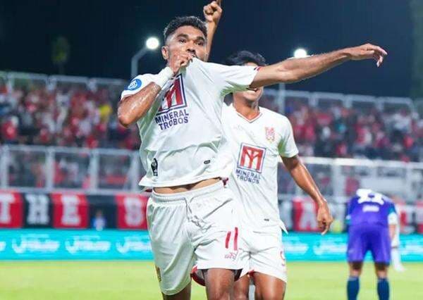 Hasil Malut United vs Persita Tangerang di Liga 1 2024-2025: Laskar Kie Raha Menang Tipis 2-1! Hasil Malut United vs Persita Tangerang di Liga 1 2024-2025: Laskar Kie Raha Menang Tipis 2-1!