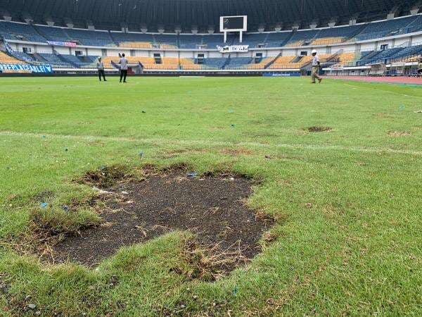 Manajemen Persib Bandung Prihatin Stadion GBLA Rusak Usai Laga Kontra Persis Solo Manajemen Persib Bandung Prihatin Stadion GBLA Rusak Usai Laga Kontra Persis Solo