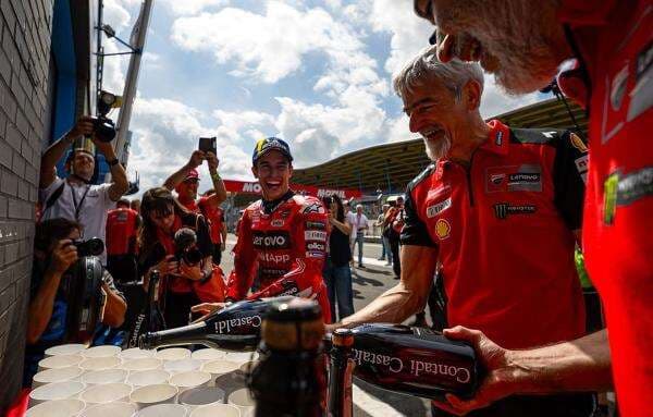 Pujian Setinggi Langit Bos Ducati untuk Marc Marquez yang Menangi MotoGP Belanda 2025 Pujian Setinggi Langit Bos Ducati untuk Marc Marquez yang Menangi MotoGP Belanda 2025