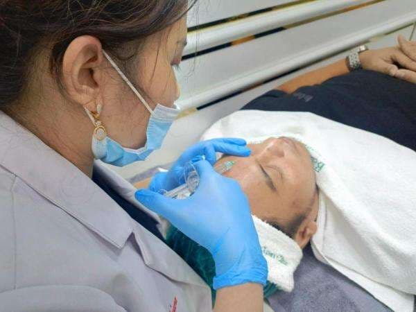 Manfaat Perawatan Skin Booster dan Kolagen Stimulator, Bikin Kulit Glowing Bak Artis Korea Manfaat Perawatan Skin Booster dan Kolagen Stimulator, Bikin Kulit Glowing Bak Artis Korea