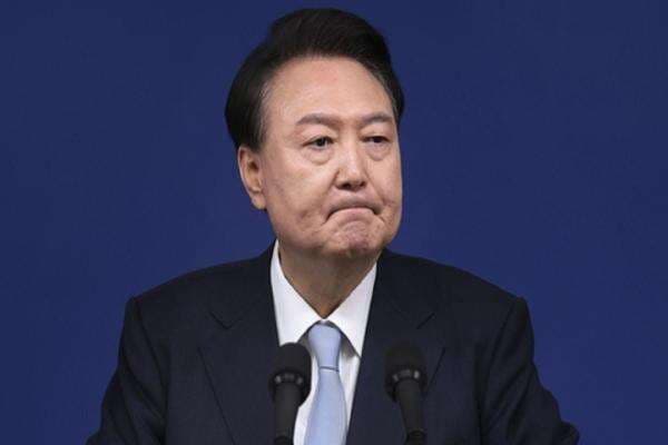 Mantan Presiden Korea Selatan Yoon Suk-yeol Kembali Dijebloskan ke Penjara Mantan Presiden Korea Selatan Yoon Suk-yeol Kembali Dijebloskan ke Penjara