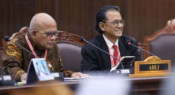 Mantan Pimpinan KPK Bilang Penjual Pecel Lele di Trotoar Bisa Dijerat UU Tipikor Mantan Pimpinan KPK Bilang Penjual Pecel Lele di Trotoar Bisa Dijerat UU Tipikor