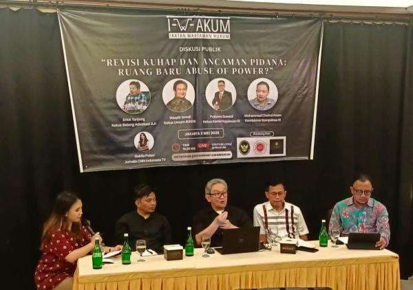 Maqdir Ismail Soroti RUU KUHAP yang Berpotensi Batasi Advokat Berpendapat di Luar Persidangan Maqdir Ismail Soroti RUU KUHAP yang Berpotensi Batasi Advokat Berpendapat di Luar Persidangan