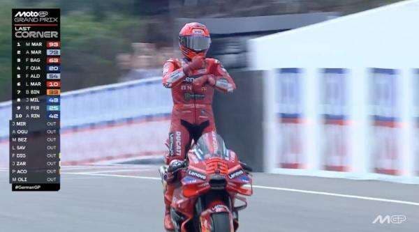 Marc Marquez Selebrasi Aura Farming usai Juara MotoGP Jerman 2025 Marc Marquez Selebrasi Aura Farming usai Juara MotoGP Jerman 2025