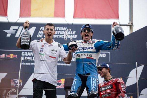 3 Sponsor yang Tinggalkan Marc Marquez Usai Gabung ke Tim Ducati di Musim MotoGP 2025, Nomor 1 Sudah Dukung dari Remaja! 3 Sponsor yang Tinggalkan Marc Marquez Usai Gabung ke Tim Ducati di Musim MotoGP 2025, Nomor 1 Sudah Dukung dari Remaja!