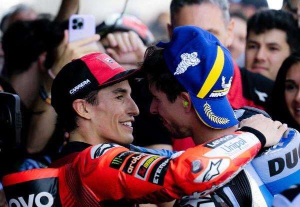 Marc Marquez dan Alex Marquez Jadi Kakak-Beradik Pertama yang Menangi Balapan MotoGP Marc Marquez dan Alex Marquez Jadi Kakak-Beradik Pertama yang Menangi Balapan MotoGP