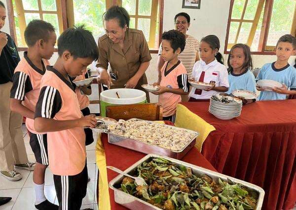 Masifkan Konsumsi Pangan Lokal, Komunitas BergunaID hingga Fimbargo Gelar Sosialisasi di Larantuka Masifkan Konsumsi Pangan Lokal, Komunitas BergunaID hingga Fimbargo Gelar Sosialisasi di Larantuka