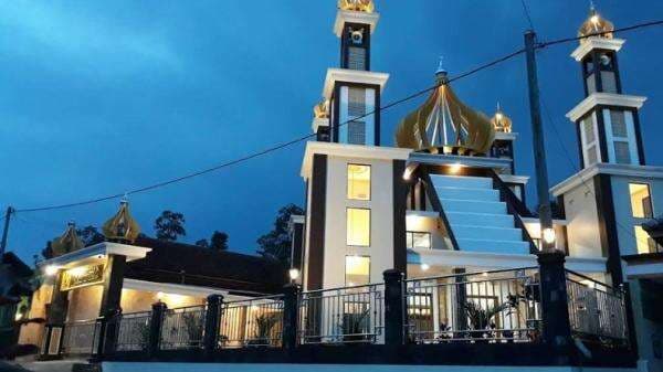 Tak Hanya Jalan, Pengusaha Bakso asal Malang Juga Bangun Masjid dan Fasilitas Pendidikan Al Quran Tak Hanya Jalan, Pengusaha Bakso asal Malang Juga Bangun Masjid dan Fasilitas Pendidikan Al Quran