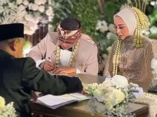 Daftar Maskawin Anak Dedi Mulyadi Menikahi Wakil Bupati Garut, Sapi hingga Ikan Gurame Daftar Maskawin Anak Dedi Mulyadi Menikahi Wakil Bupati Garut, Sapi hingga Ikan Gurame