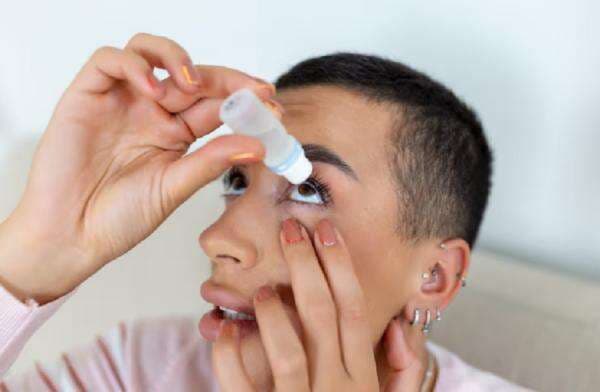 Apakah Boleh Menggunakan Tetes Mata Setiap Hari? Apakah Boleh Menggunakan Tetes Mata Setiap Hari?