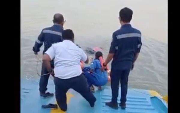 Ngeri, Pria Tewas Terjatuh dari Kapal Ferry di Tengah Laut Ngeri, Pria Tewas Terjatuh dari Kapal Ferry di Tengah Laut