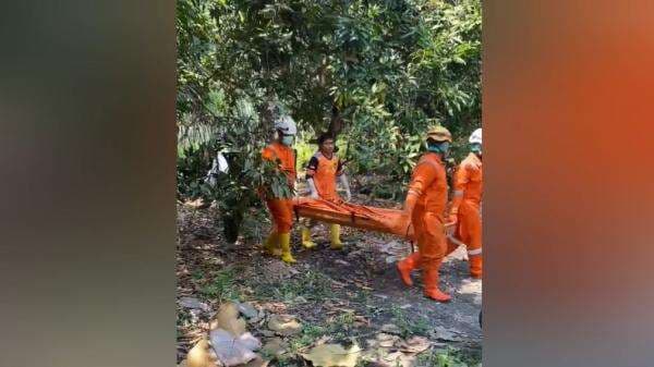 Ciri-Ciri Mayat Pria di Jombang Tanpa Identitas Ditemukan Nyaris Mengering Tergantung di Pohon Ciri-Ciri Mayat Pria di Jombang Tanpa Identitas Ditemukan Nyaris Mengering Tergantung di Pohon