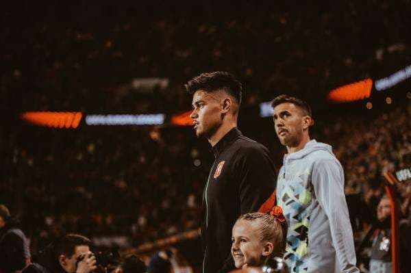 Mees Hilgers Bakal Turun di Posisi Baru saat FC Twente Hadapi Union Saint-Gilloise? Mees Hilgers Bakal Turun di Posisi Baru saat FC Twente Hadapi Union Saint-Gilloise?