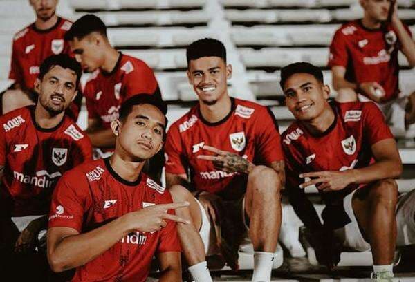 Gabung Crystal Palace, Mees Hilgers Jadi Pemain Pertama Indonesia yang Merumput di Premier League? Gabung Crystal Palace, Mees Hilgers Jadi Pemain Pertama Indonesia yang Merumput di Premier League?