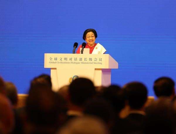Angkat Pidato Bung Karno, Megawati Serukan Bangun Dunia Baru di Forum Global Beijing Angkat Pidato Bung Karno, Megawati Serukan Bangun Dunia Baru di Forum Global Beijing