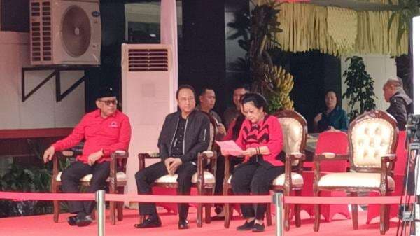 Megawati Hadiri Peringatan HUT PDIP, Didampingi Hasto Megawati Hadiri Peringatan HUT PDIP, Didampingi Hasto