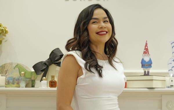 Melaney Ricardo Bahagia Sambut Kado Natal Terindah Setelah 16 Tahun Penantian Melaney Ricardo Bahagia Sambut Kado Natal Terindah Setelah 16 Tahun Penantian