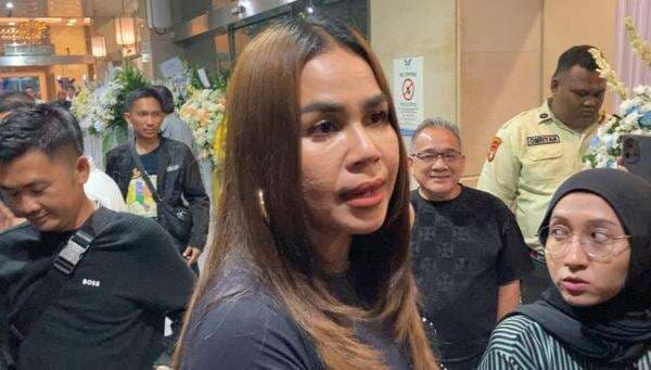 Melaney Ricardo Ungkap Kondisi Sarwendah Usai Ditinggal sang Ayah Melaney Ricardo Ungkap Kondisi Sarwendah Usai Ditinggal sang Ayah