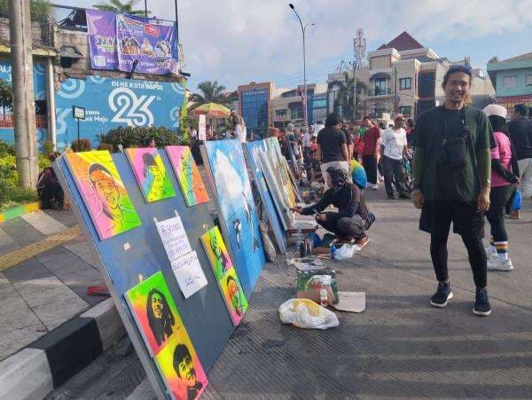 Melihat Aksi Komunitas Mural Depok yang Menyedot Perhatian Pengunjung CFD Margonda Melihat Aksi Komunitas Mural Depok yang Menyedot Perhatian Pengunjung CFD Margonda