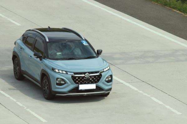 Membongkar 10 Senjata Rahasia Suzuki Fronx: Lebih dari Sekadar Wajah Tampan Membongkar 10 Senjata Rahasia Suzuki Fronx: Lebih dari Sekadar Wajah Tampan