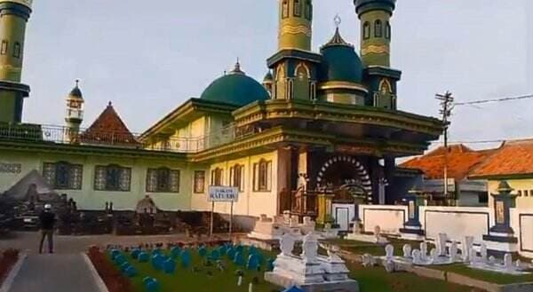 Menapaki Masjid di Madura, Konon Dibangun dalam Semalam dan Kerap Dijadikan Tempat Sumpah Pocong