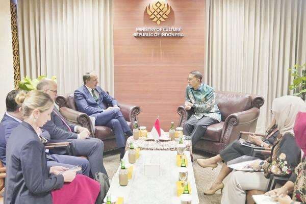 Terima Kunjungan Dubes Prancis, Menbud Fadli Zon Tindak Lanjuti Kerja Sama Kebudayaan Terima Kunjungan Dubes Prancis, Menbud Fadli Zon Tindak Lanjuti Kerja Sama Kebudayaan