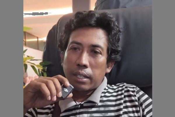 Kisah Adreas, Anak Papua Raih KIP Kuliah demi Cita-Cita Jadi Tenaga Kesehatan Kisah Adreas, Anak Papua Raih KIP Kuliah demi Cita-Cita Jadi Tenaga Kesehatan