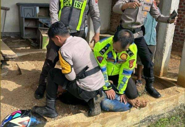 Menegangkan! Penangkapan Begal Berpistol usai Kejar-kejaran dengan Polantas Mudik di Muratara Menegangkan! Penangkapan Begal Berpistol usai Kejar-kejaran dengan Polantas Mudik di Muratara