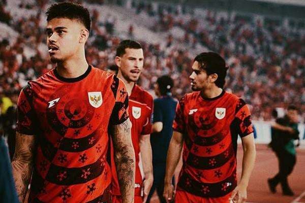 Mengapa Mees Hilgers Tampil Buruk di Timnas Indonesia? Mengapa Mees Hilgers Tampil Buruk di Timnas Indonesia?
