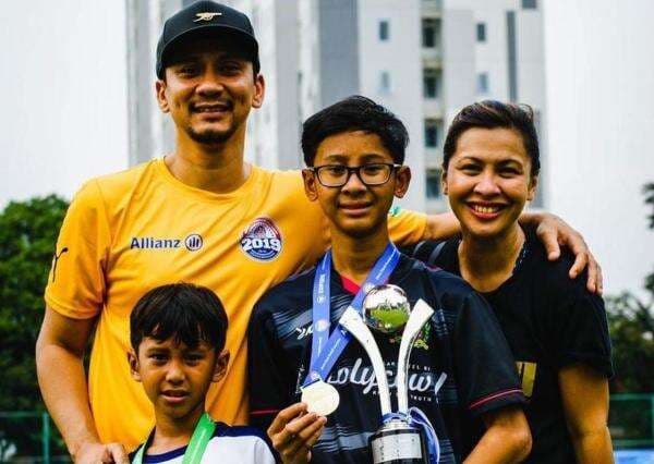 Mengenal Sosok Farrel Legolas Rompies, Anak Pertama Artis Vincent Rompies yang Viral Mengenal Sosok Farrel Legolas Rompies, Anak Pertama Artis Vincent Rompies yang Viral