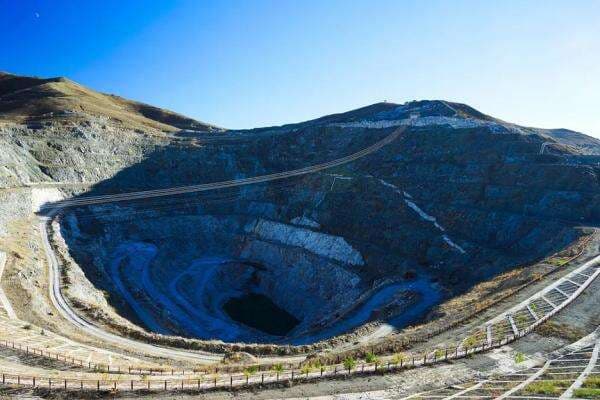 Mengulik Kesepakatan Logam Tanah Jarang AS-Ukraina, Siapa Untung dan Apa Isinya? Mengulik Kesepakatan Logam Tanah Jarang AS-Ukraina, Siapa Untung dan Apa Isinya?