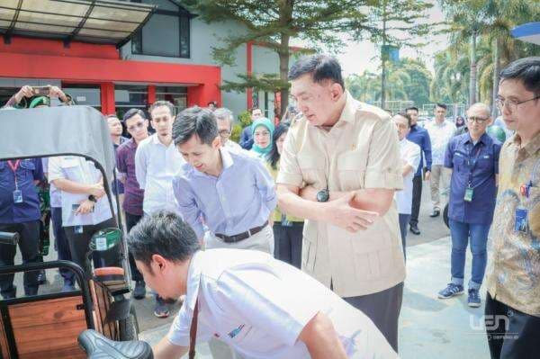 Menhan Dorong Percepatan Produksi Becak Listrik oleh PT Len Industri Menhan Dorong Percepatan Produksi Becak Listrik oleh PT Len Industri