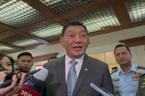 Menhan Persilakan Siswa Bermasalah Dikirim ke Barak TNI, tapi Bukan Latihan Militer Menhan Persilakan Siswa Bermasalah Dikirim ke Barak TNI, tapi Bukan Latihan Militer