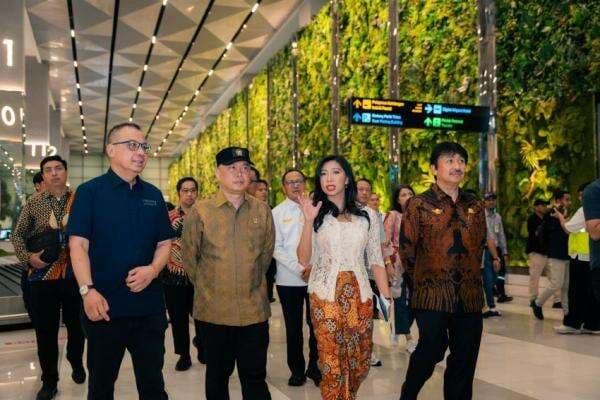 Menhub Yakini Tidak Ada Penumpukan di Bandara Soetta Saat Puncak Arus Mudik Menhub Yakini Tidak Ada Penumpukan di Bandara Soetta Saat Puncak Arus Mudik