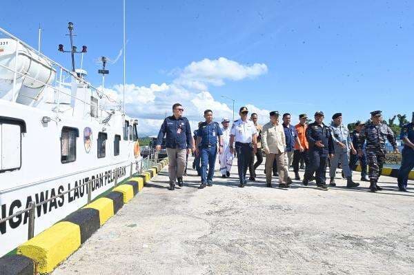 Menhub Pastikan Seluruh Penumpang Kebakaran KM Barcelona VA Telah Ditemukan Menhub Pastikan Seluruh Penumpang Kebakaran KM Barcelona VA Telah Ditemukan